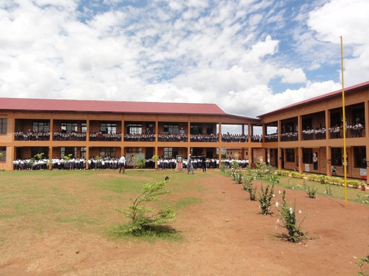 Oba budynki szkoły w Masaka w Rwandzie