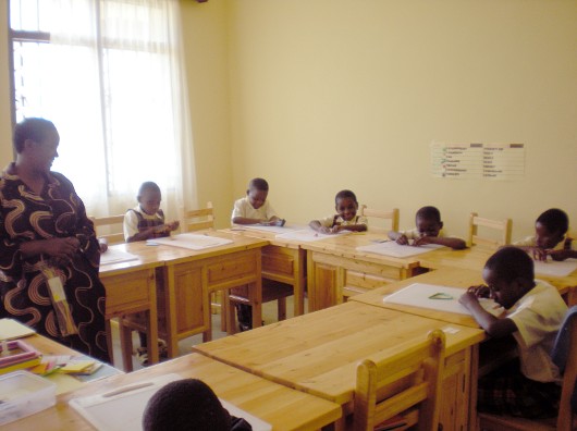 Wyposażenie klas dla niewidomych dzieci w Kibeho