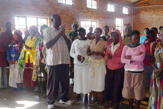 Uroczyste wręczenie nagród dla najlepszych uczniów – Nyakinama, Rwanda