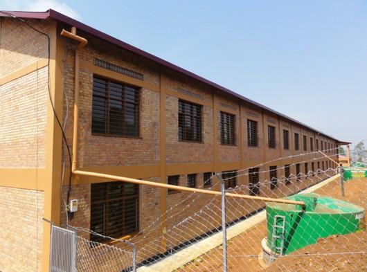 Szkoła podstawowa w Masaka wybudowana!